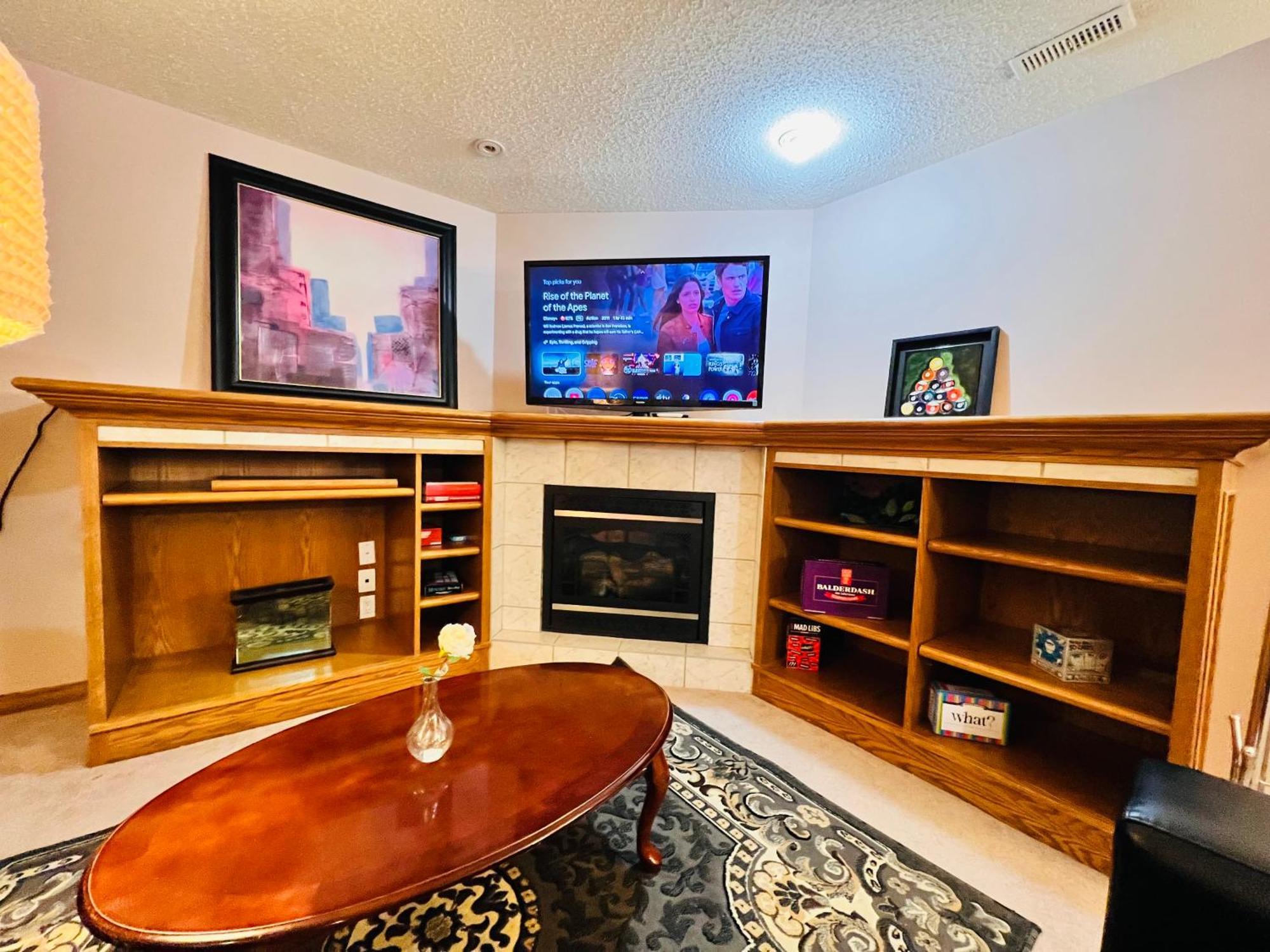 A Classic Homely Basement Suite! Chestermere Exteriör bild