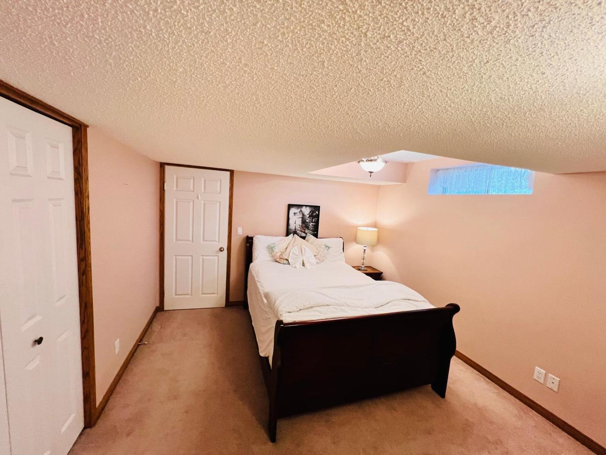 A Classic Homely Basement Suite! Chestermere Exteriör bild