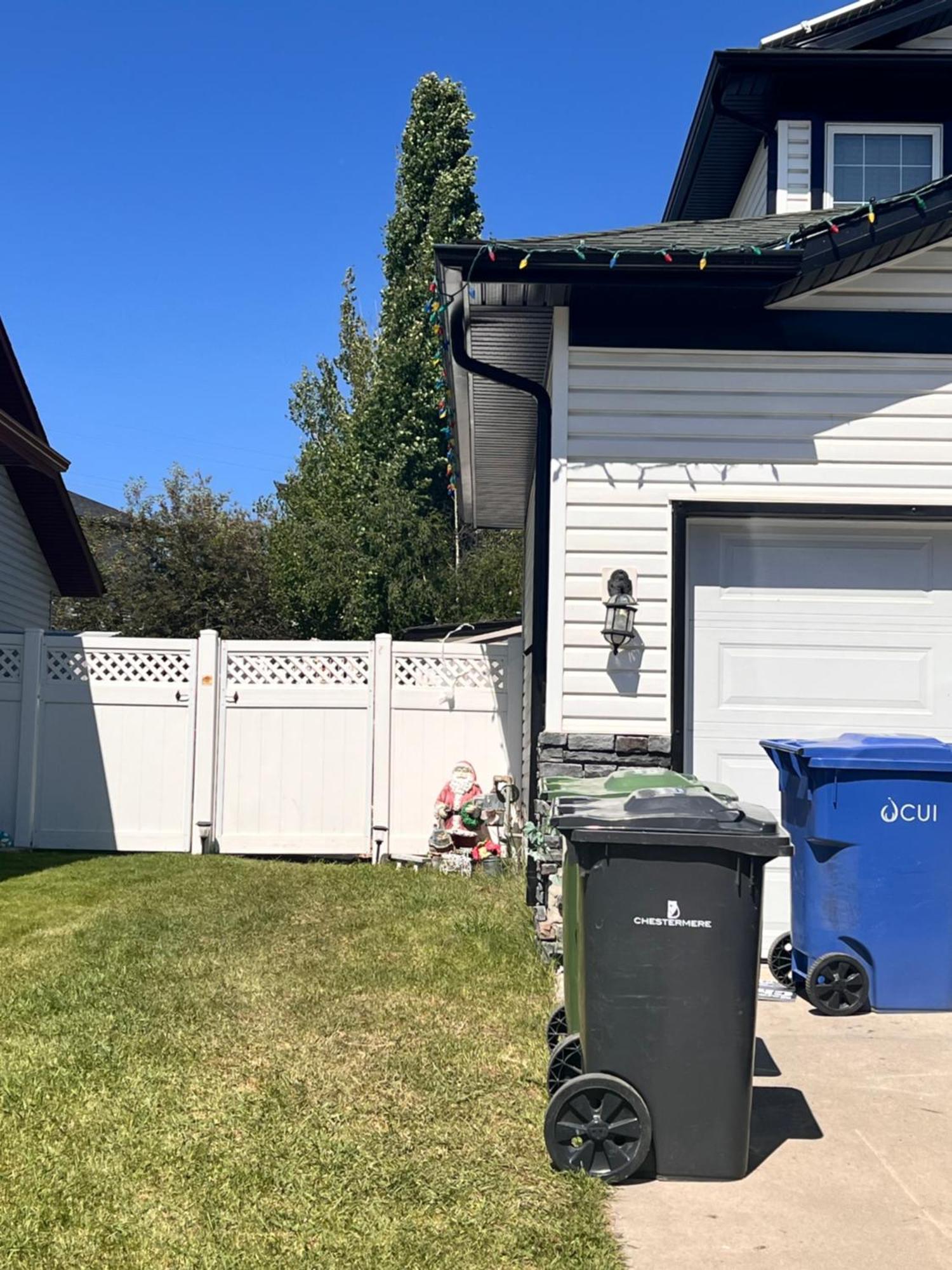 A Classic Homely Basement Suite! Chestermere Exteriör bild